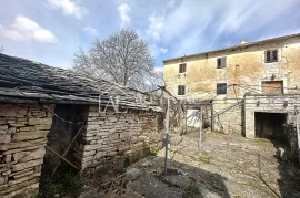 Istra, Grožnjan, okolica - autohtona istarska kamena kuća sa 60 000 m2 zemljišta, Grožnjan, House