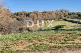 ISTRA, KRNICA - Dva građevinska terena s puno privatnosti, Marčana, Terrain