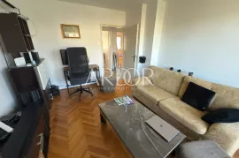 Malinska, stan 63 m² u blizini centra, Malinska-Dubašnica, Appartement