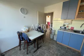 Malinska, stan 63 m² u blizini centra, Malinska-Dubašnica, Kвартира