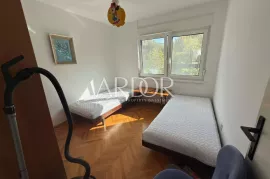 Malinska, stan 63 m² u blizini centra, Malinska-Dubašnica, Kвартира