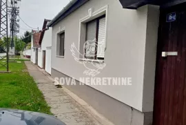 Kuća sa tri stambene jedinice ID#1320, Subotica, بيت