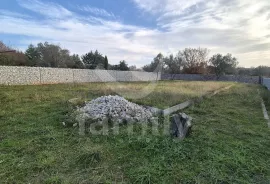 GRAĐEVINSKA PARCELA NA MIRNOJ LOKACIJI, Vodnjan, Terra