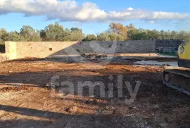 UREĐENO ZEMLJIŠTE U BLIZINI GRAĐEVINSKOG PODRUČJA, Vodnjan, Land