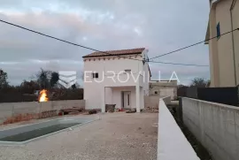 Istra, Gajmani, renovirana stara kamena kuća 85m2 s bazenom, Žminj, Haus