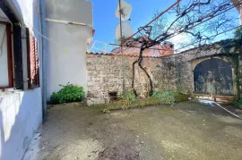 Bribir - kamena kuća za renovaciju, Vinodolska Općina, Casa