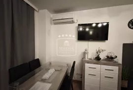 Ražanac - 2.5 soban apartman sa velikim vrtom! 165000€, Ražanac, Διαμέρισμα