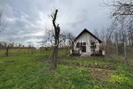 Budrovci, Budrovačko brdo, prekrasna vikendica, NKP 26 m2, Đakovo, Casa