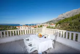 Makarska - istok, dvosobni stan s pogledom na more, NKP 119,89 m2, Makarska, Daire