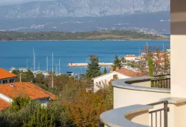 Otok Krk, Klimno - Obiteljska kuća s panoramskim pogledom na more, Dobrinj, Ev