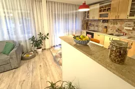 IMB Nekretnine Zagreb | Peterosoban stan 90 m2 | Terasa, parking | Zagreb, Voltino, Zagreb, Διαμέρισμα