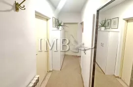 IMB Nekretnine Zagreb | Peterosoban stan 90 m2 | Terasa, parking | Zagreb, Voltino, Zagreb, Διαμέρισμα