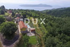 OPATIJA, MOŠĆENICE - Vila na osami, 240m2 s pogledom na more, Mošćenička Draga, Kuća