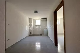 Istra, Umag, okolica - dvosobni stan na mirnoj lokaciji 600 m od mora, Umag, Flat