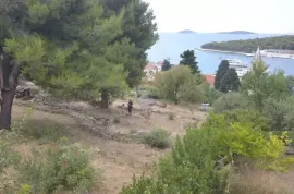 Građevinsko zemljište na otoku Prviću, Vodice, Terreno