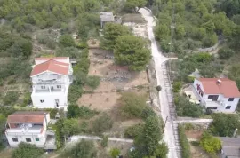 Građevinsko zemljište na otoku Prviću, Vodice, Terreno