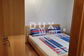 OTOK KRK, GRAD KRK (OKOLICA) - Apartman 2S+DB i tavan 107 m2, Krk, Appartamento