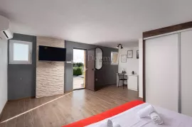 Hacienda na Braču 10000m2 okućnice, Milna, Casa