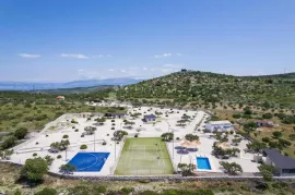 Hacienda na Braču 10000m2 okućnice, Milna, Σπίτι