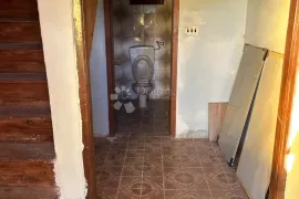 Pula, Muntić, Kuća 90m2 + novoadaptirani stan 31m2, Ližnjan, Casa