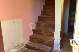 Pula, Muntić, Kuća 90m2 + novoadaptirani stan 31m2, Ližnjan, Haus