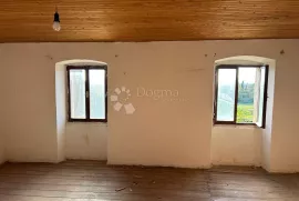 Pula, Muntić, Kuća 90m2 + novoadaptirani stan 31m2, Ližnjan, Haus