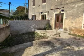 Pula, Muntić, Kuća 90m2 + novoadaptirani stan 31m2, Ližnjan, Casa