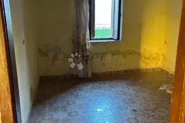 Pula, Muntić, Kuća 90m2 + novoadaptirani stan 31m2, Ližnjan, Casa