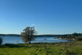 Građevinsko zemljište 1.red do mora, Medulin, أرض