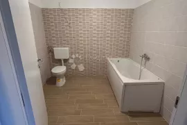 Komforan stan sa liftom u novogradnji, Rijeka, Appartment