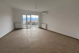 Komforan stan sa liftom u novogradnji, Rijeka, Flat