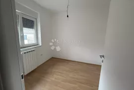 Komforan stan sa liftom u novogradnji, Rijeka, Appartment