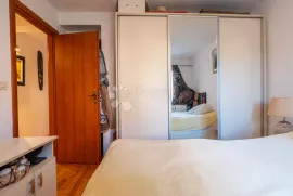 SRDOČI 3S+DB ,DVIJE KUPAONE,PRVI KAT, Rijeka, Appartment