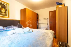 SRDOČI 3S+DB ,DVIJE KUPAONE,PRVI KAT, Rijeka, Appartment