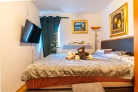 SRDOČI 3S+DB ,DVIJE KUPAONE,PRVI KAT, Rijeka, Appartment