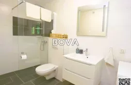 Kuća 153 m2 – Vrsi *Dva objekta* (ID-2497/C), Nin, Casa