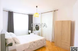 Kuća 153 m2 – Vrsi *Dva objekta* (ID-2497/C), Nin, Casa