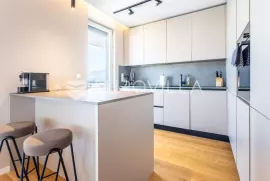 Split, Mejaši, luksuzno uređen četverosobni stan ukupno NKP 145 m2, Split, Wohnung