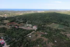 POLJOPRIVREDNO ZEMLJIŠTE BLIZU ROVINJA!, Rovinj, Terrain