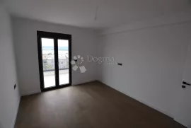 Penthouse sa krovnom terasom , garažom, liftom , podno grijanje, Sveti Filip I Jakov, Stan