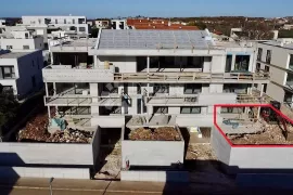 NAJPOŽELJNIJA NOVOGRADNJA U GRADU - STAN A-P-D, PRIZEMLJE S VRTOM, Novigrad, Appartment