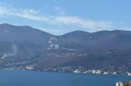 RIJEKA TURNIĆ DVOSOBAN STAN S PANORAMSKIM POGLEDOM, Rijeka, Flat