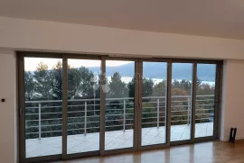 ETAŽA KUĆE 143m2, Rijeka, Appartamento