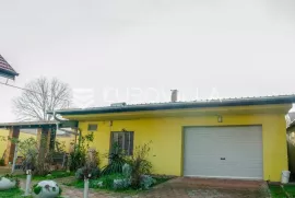 Vinkovci, Gortanovo naselje, fantastična kuća 293,92 m2 + garaža, sjenica i ljetna kuhinja, Vinkovci, Haus