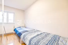 Zagreb, Livadićeva, prekrasan prostran četverosoban stan, NKP 75,98m2, Zagreb, Flat