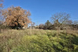 2 građevinska zemljišta u blizini Rovinja, Kanfanar, Земля