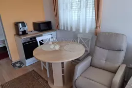 PREDIVAN APARTMAN SA PANORAMSKIM POGLEDOM, Senj, Appartement