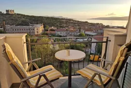 PREDIVAN APARTMAN SA PANORAMSKIM POGLEDOM, Senj, Appartement