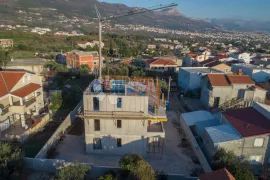 RUDINE - STAN NOVOGRADNJA 78 m2 + BAZEN + VRT (S1), Kaštela, Appartment