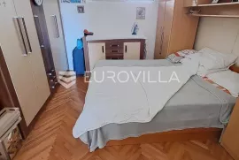 Split, Gripe, komforan dvosoban stan na izvrsnoj lokaciji, Split, Appartement